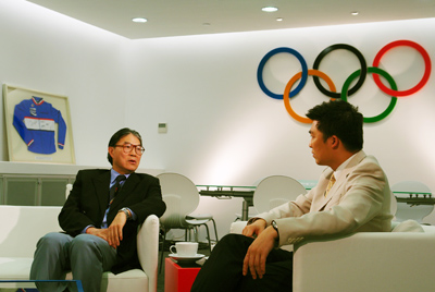 Mr. Timothy Fok interviewed by Li Chan-Wing, the program host of “A Decade’s Witnesses”