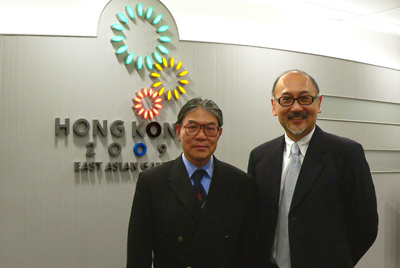 After the program shooting, Mr. Fok shared his excitement about the upcoming East Asian Games to be hosted by Hong Kong in 2009, with Mr. Szeto, CEO of Dim Sum TV.
