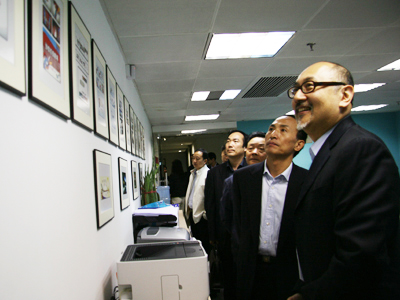 Mr. Kit Szeto shows the guests various works from Dim Sum TV’s Channel Identity Department