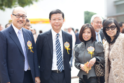 部分出席活動的嘉賓合影。從左至右:司徒傑先生,副廣播處長(發展)梁松泰先生,電訊盈科電視及新媒體董事總經理李凱怡小姐,莊漪小姐。