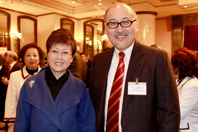 Mr. Kit Szeto with Dr. Kitty Poon, Under-Secretary for the Environment, at the reception.