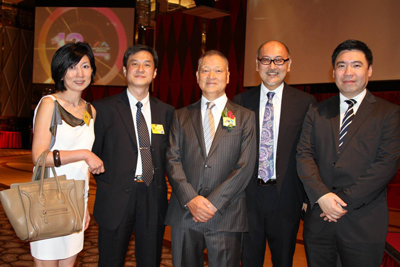 從左至右:點心衛視營業及市務部副總裁黃美玲小姐,香港資深傳媒人鐘一鳴先生,林潤垣先生,司徒傑先生,香港無線電視國際業務部總監李德基先生