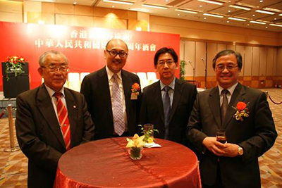 新老朋友共聚一堂!由左至右:中銀國際副董事長林廣兆先生,司徒傑先生,新加坡駐港總領事館總領事傳光燊先生,全國人大代表黃敏剛先生。