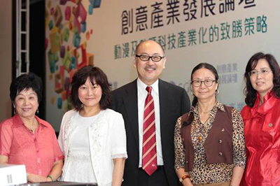 由左至右:中華總商會婦女委員會委員李柏儀女士,香港女律師協會陳慧蕊會長,司徒源傑先生,路華實業有限公司張美春女士,香港中華總商會選任會董梁婉儀博士