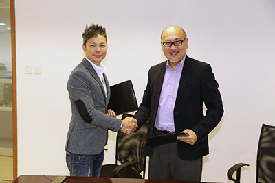 司徒傑先生與李日東先生簽訂了合作協議,雙方祝願本次合作愉快,並期望以後能有更多合作機會。