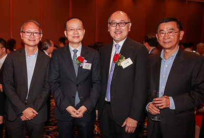 香港電臺副廣播處長戴健文(左一),中央政府駐港聯絡辦副主任楊健(左
二),香港新聞界國慶籌委會副主任委員、點心衛視董事兼行政總裁司徒傑先生(左三),香港電臺前助理廣播處長邵盧善蒞臨酒會(右一)
。
