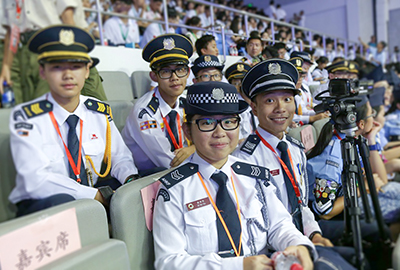 来自香港升旗队总会的代表在大会现场合影