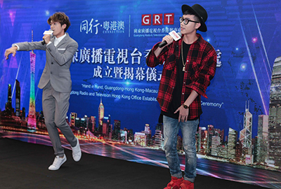 Feng Bo (left), winner of the first season of ‘King Mic’ in 2011 and Ye Fenghuang (right), 2nd runner up of the fifth season of ‘King Mic’