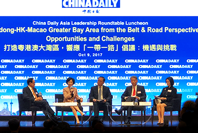 (左至右)嘉賓主持香港大學專業進修學院董事局主席陳坤耀教授、海上絲綢之路協會聯席主席葉劉淑儀女士、香港特別行政區政府創新及科技局局長楊偉雄先生、中國招商局集團有限公司副董事長兼總經理李曉鵬先生、信德集團有限公司集團行政主席及董事總經理何超瓊女士