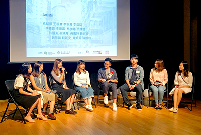 青年藝術家分享展覽作品和背後創作理念(從左至右:吳靖雯、王麗童、李嘉寶、孔銘茵、李浩延、林加惠以及蘇嫚玲)