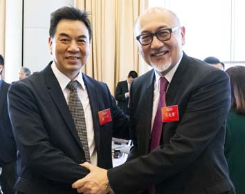 Mr. Yat Ping Sing, Chief Editor of The Mirror (left) and Mr. Kit Szeto, Director and CEO of Dim Sum TV (right)